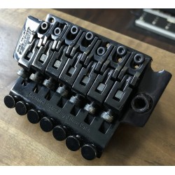 2LT1UV35B Lo-TRS 7 Locking Tremolo ,Black